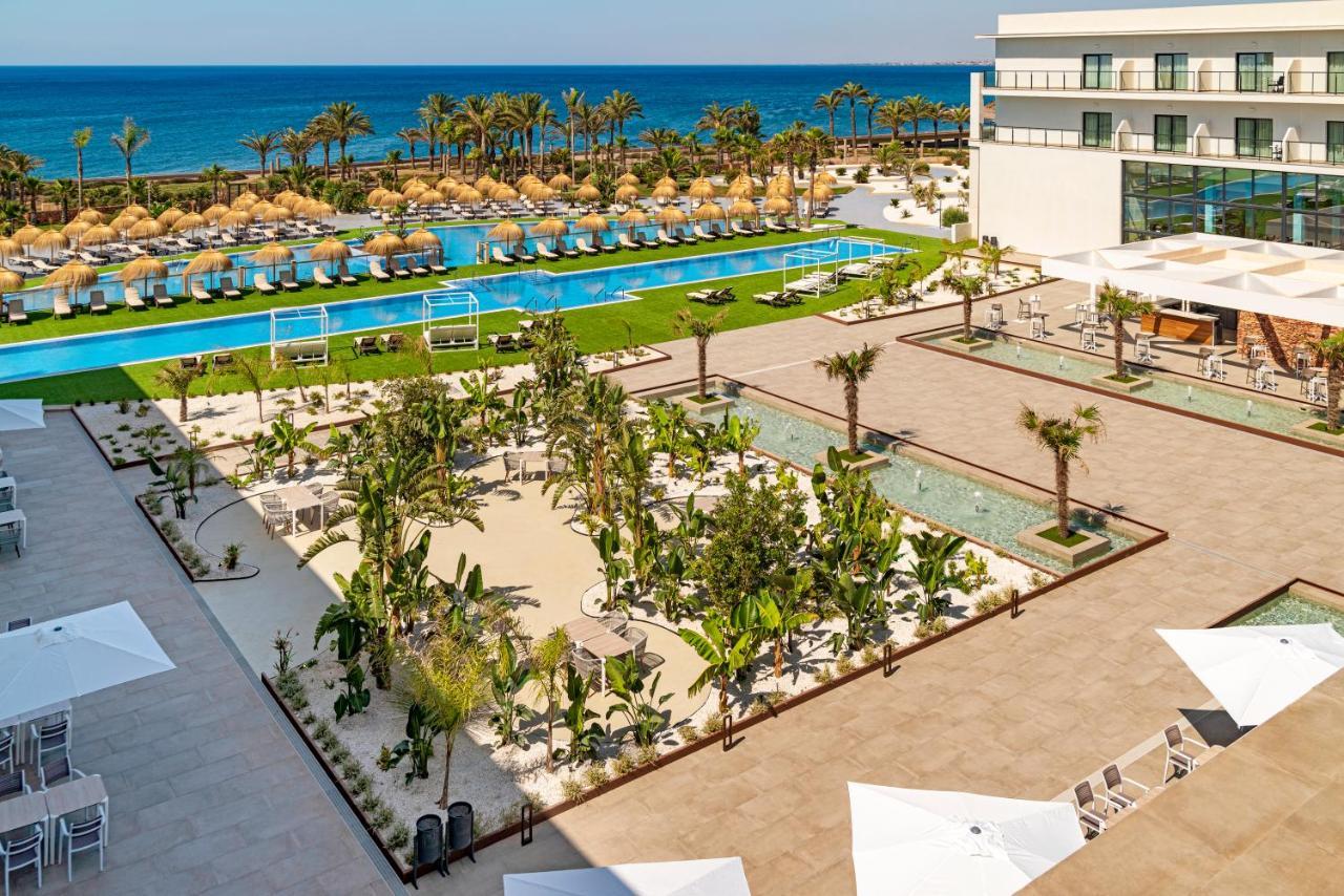 Cabogata Beach Hotel レタマル エクステリア 写真 The resort's main pool