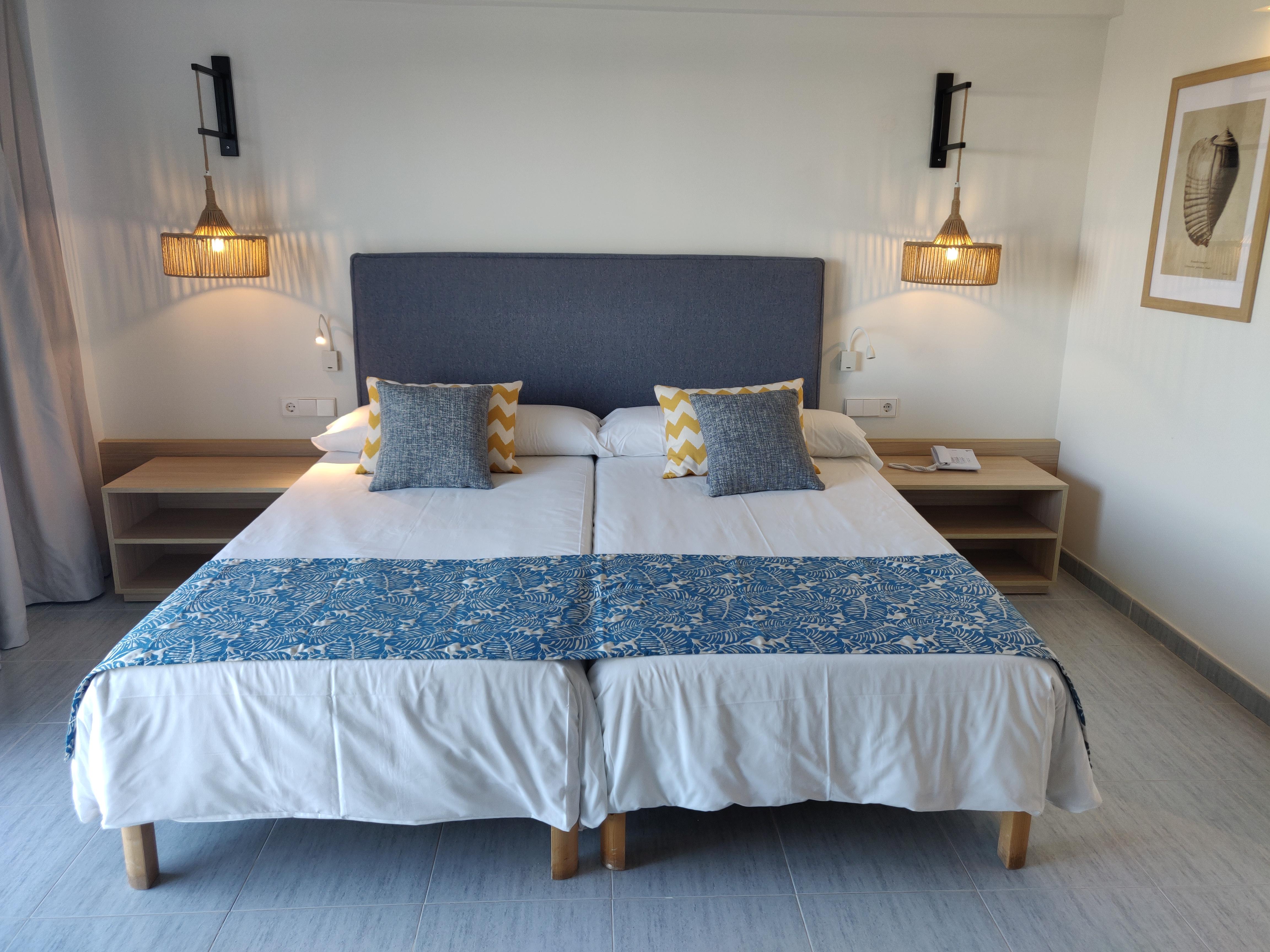 Cabogata Beach Hotel レタマル エクステリア 写真 A bedroom at the hotel
