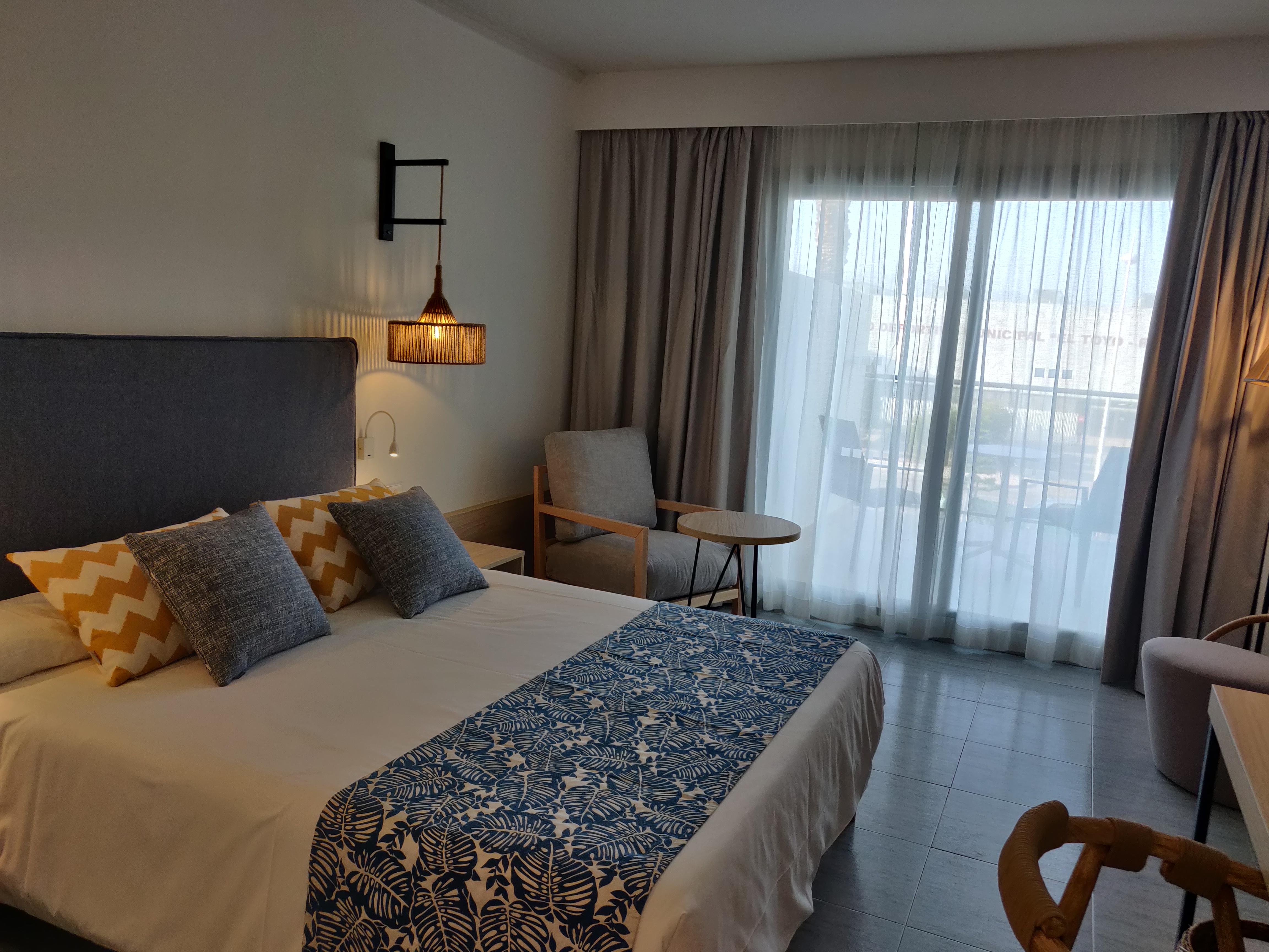 Cabogata Beach Hotel レタマル エクステリア 写真 A room at the hotel