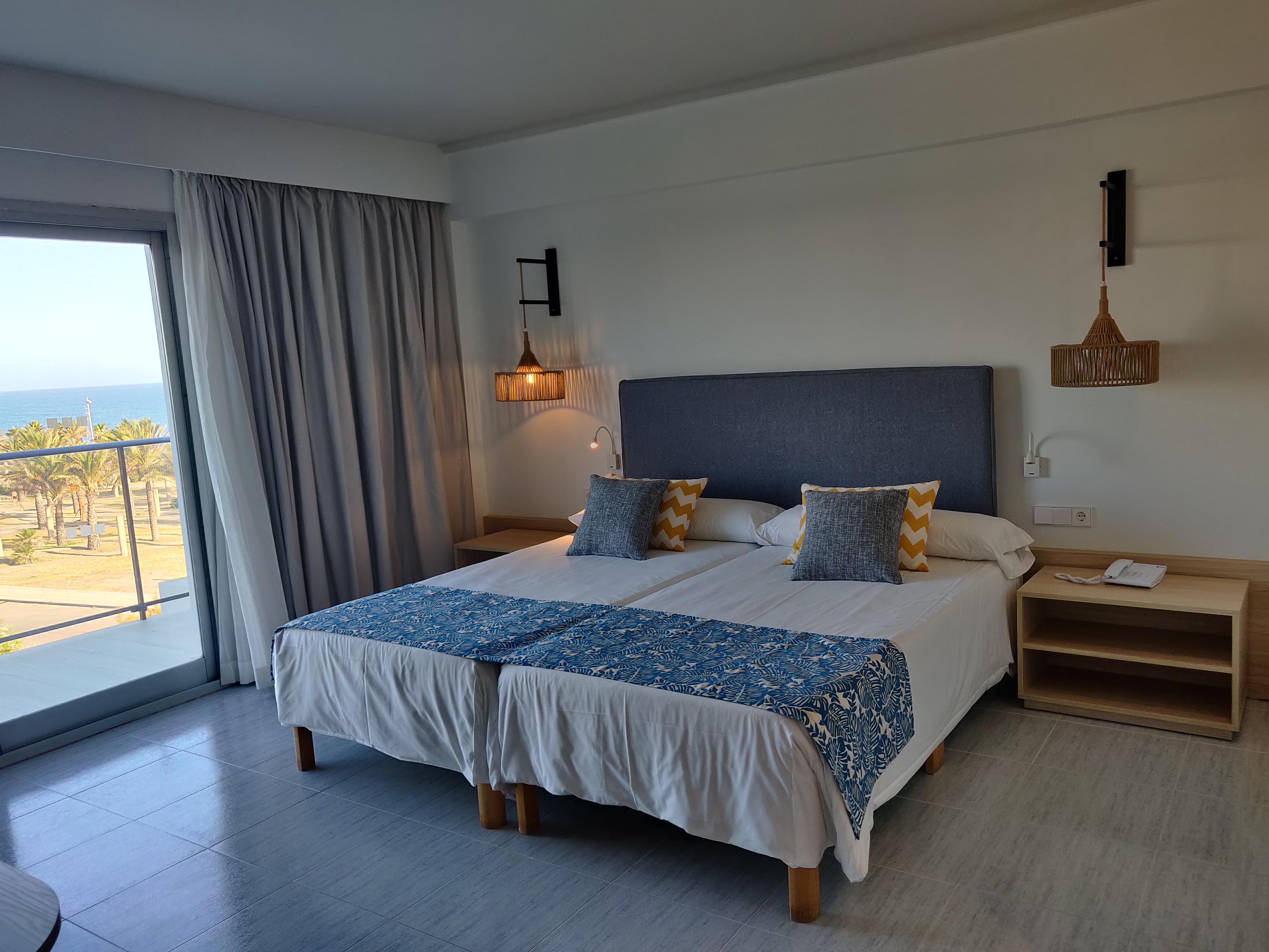 Cabogata Beach Hotel レタマル エクステリア 写真 A room at the hotel