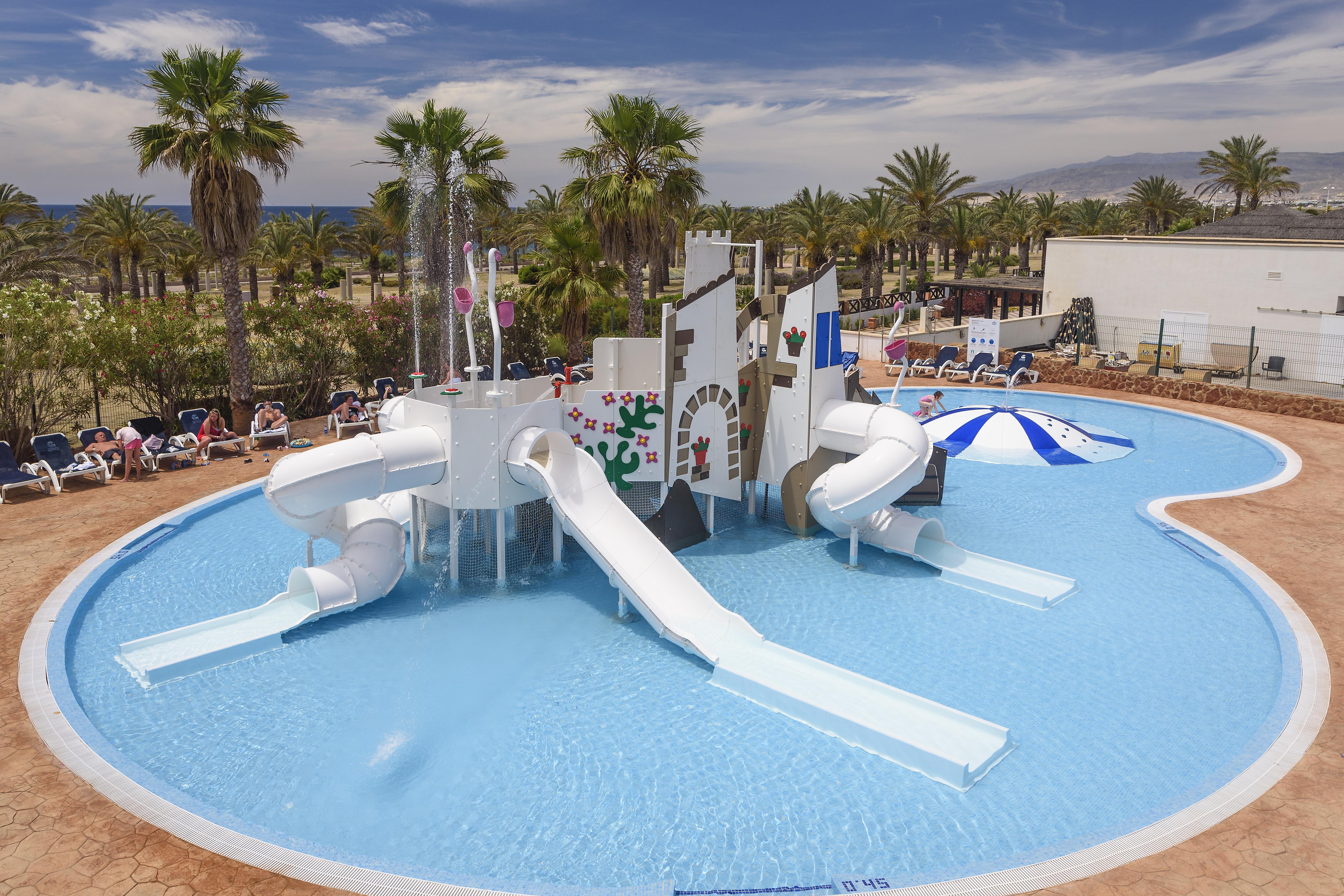 Cabogata Beach Hotel レタマル エクステリア 写真 A water park in Benidorm, Spain