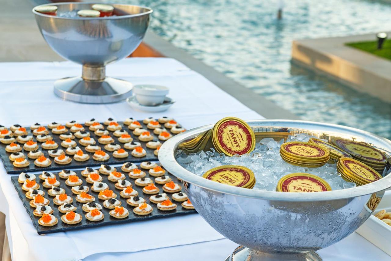 Cabogata Beach Hotel レタマル エクステリア 写真 Caviar and chips at a party