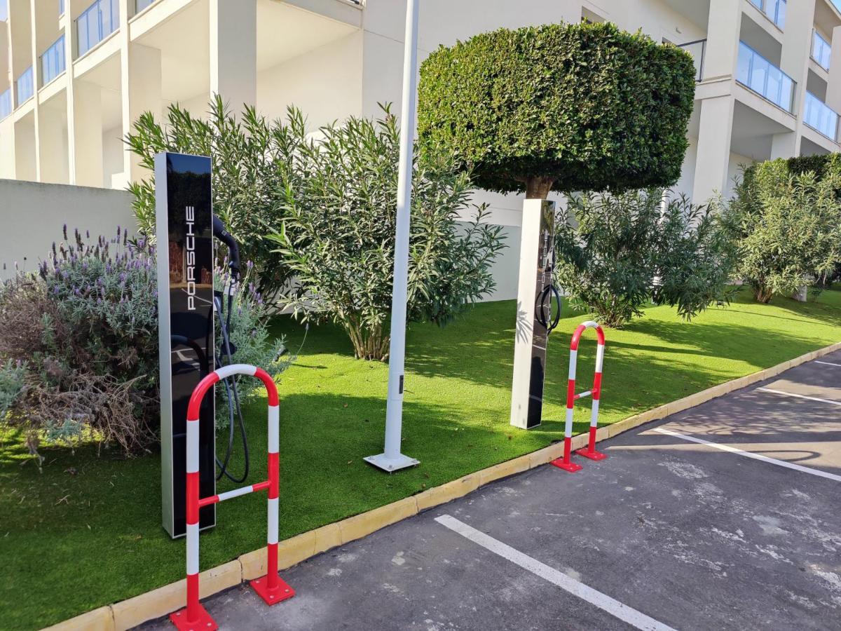 Cabogata Beach Hotel レタマル エクステリア 写真 EV charging station in France